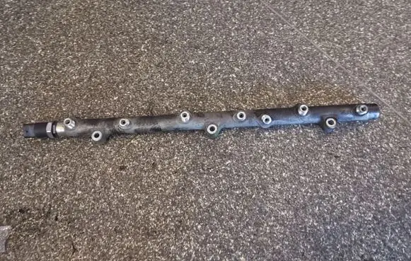 BMW 5 E39 Fuel main line pipe 0445216002