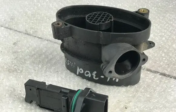 BMW 5 E39 Mass air flow meter 7787076 0928400468 13621438687