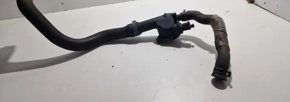 Volkswagen PASSAT B6 Engine coolant pipe/hose 03G121132B