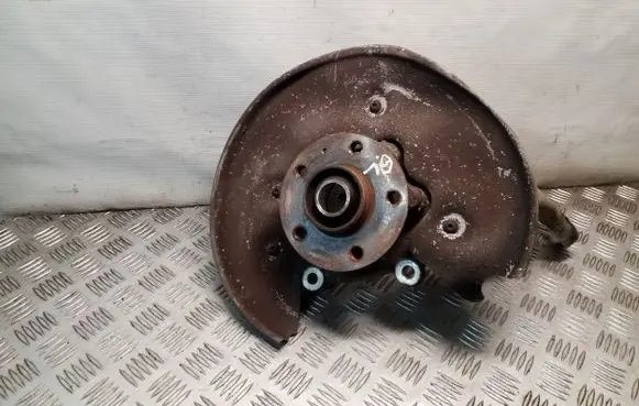 Rear wheel hub spindle/knuckle