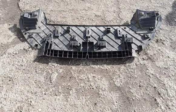 Peugeot 5008 Engine splash shield/under tray 9686646580
