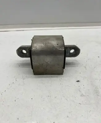 Mercedes-Benz V Class W447 Gearbox mount A4472410113