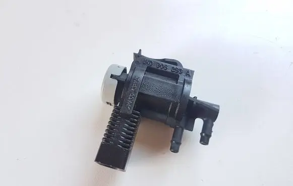 Audi Q5 SQ5 Turbo solenoid valve 1K0906283A