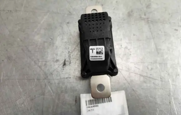 Tesla Model 3 Battery relay fuse 106468900I