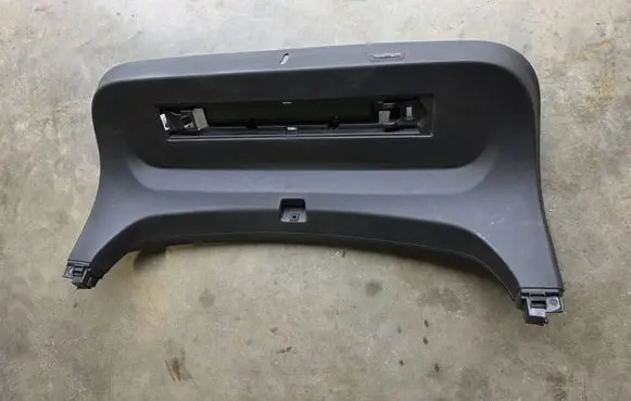 BMW 4 F32 F33 Tailgate trim 7487589