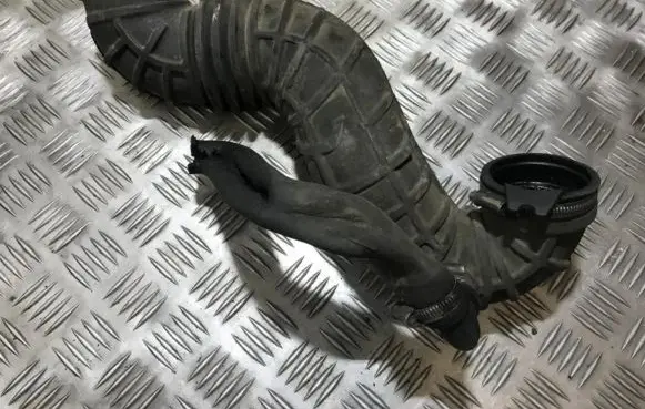 Audi A6 S6 C4 4A Air intake hose/pipe 4a0145747