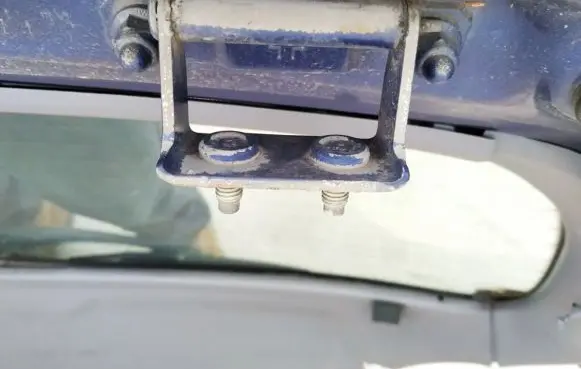 Nissan Almera N16 Tailgate/trunk/boot hinge