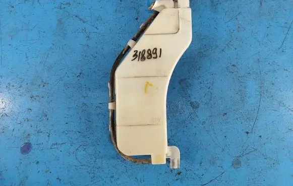Nissan Sentra B17 Coolant expansion tank/reservoir 217103SH0A