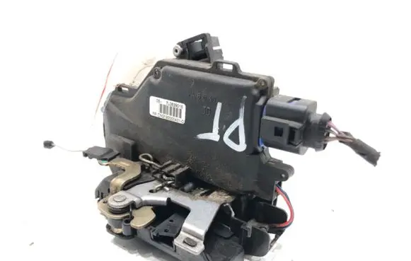 Seat Altea Rear door lock 7L0839016