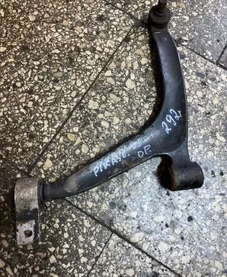 Citroen Xsara Picasso Front lower control arm/wishbone
