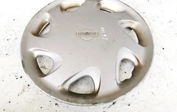 Nissan Almera R14 wheel hub/cap/trim 403150n500