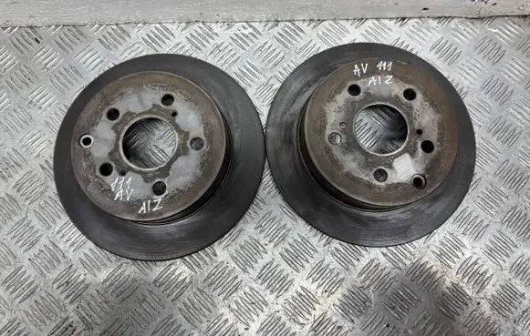 Toyota Avensis T250 Rear brake disc 4243105050