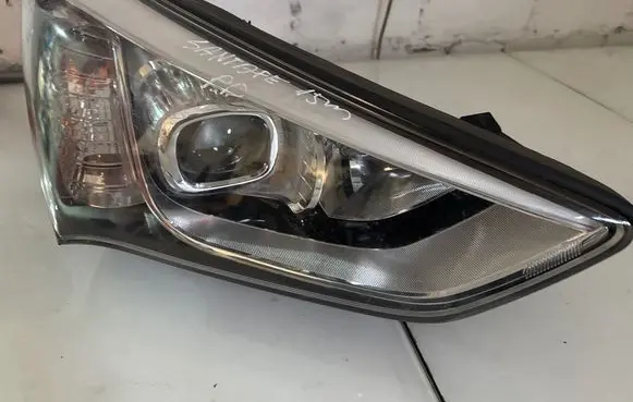 Hyundai Santa Fe Headlight/headlamp 92102B8XXX
