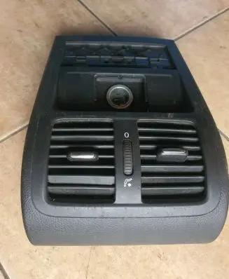 Volkswagen PASSAT B6 Dash center air vent grill 3C0863615