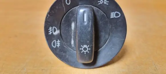 Volkswagen Touran I Light switch 1k0941431