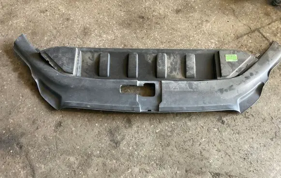Audi Q7 4L Radiator trim 