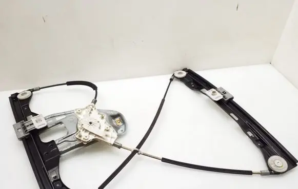 Mercedes-Benz C W203 Front door electric window regulator A2037202646