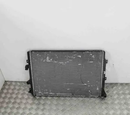 Volkswagen Tiguan Coolant radiator 5N0121345J 5N0121253L
