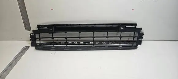 Volkswagen Golf VIII Front bumper lower grill 5h0853677