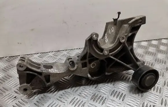 Audi A4 S4 B7 8E 8H Generator/alternator bracket 