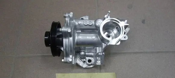 Toyota RAV 4 (XA40) Water pump 2241000432