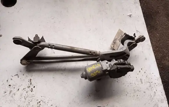 Toyota Yaris Front wiper linkage 