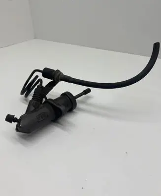 BMW 5 E39 Clutch master cylinder 