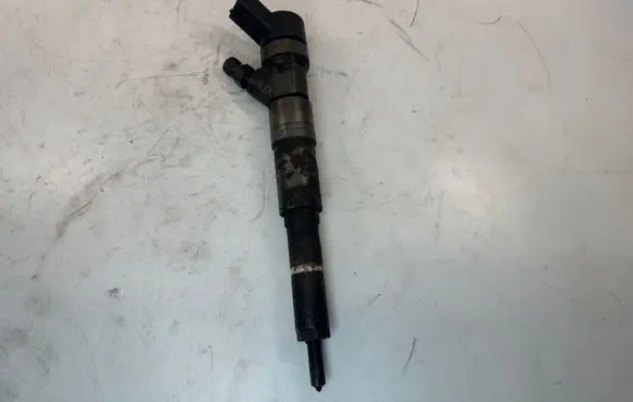 BMW 5 E39 Fuel injector 2354093 13532354093 0445110029