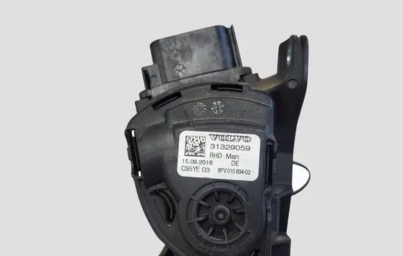 Volvo S60 Accelerator throttle pedal 31329059 6PV01083402