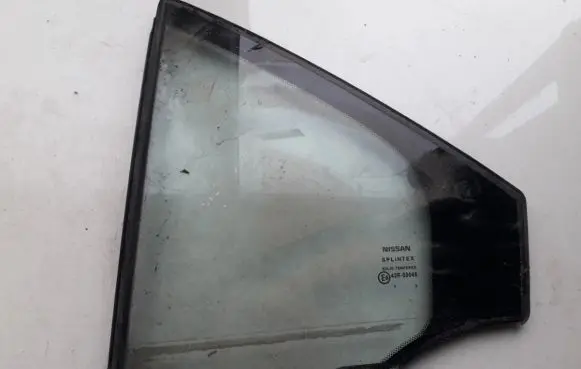 Nissan Primera Rear vent window glass 