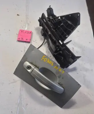 Ford Focus Front door lock 240000000