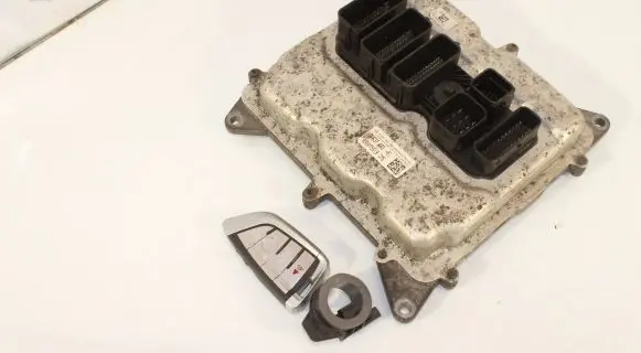 BMW 3 F30 F35 F31 Engine ECU kit and lock set 7637482 030075519 0261S07902