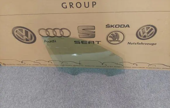 Audi Q3 8U Front door window glass four-door 8U0845202 8U0.845.202