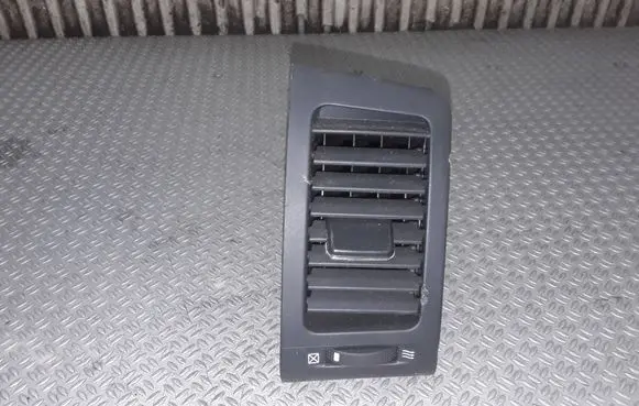 Toyota Corolla Verso E121 Dash center air vent grill