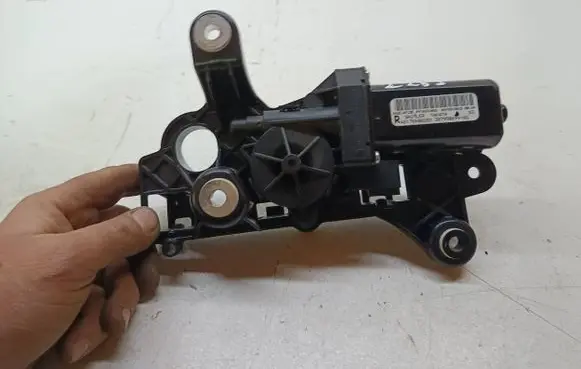 Mercedes-Benz S C217 Seat belt adjustment motor A2178600282 307950699AG P4TA221465