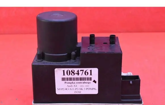 Audi A4 S4 B5 8D Central locking vacuum pump 8D0862257B