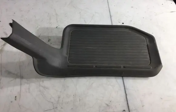 Mitsubishi Pajero Rear sill trim cover MR402154 MR402156
