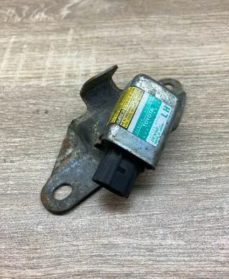Toyota Yaris Airbag deployment crash/impact sensor 8983050020 1879000460