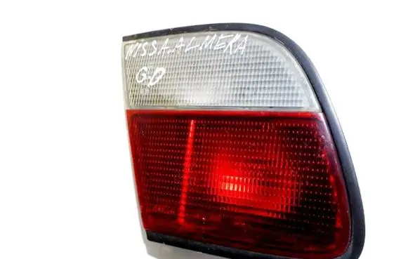 Nissan Almera Tailgate rear/tail lights 4728b