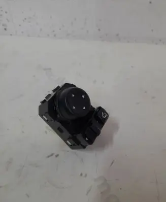 Nissan Qashqai Wing mirror switch 255704EA1B