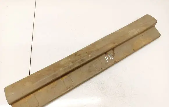 Nissan X-Trail T30 Front sill trim cover 769528H300