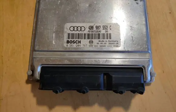 Audi A6 S6 C5 4B Engine control unit/module 4B0907552C 0261204767