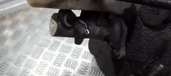 Master brake cylinder