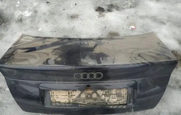 Audi A4 S4 B5 8D Tailgate/trunk/boot lid melynas