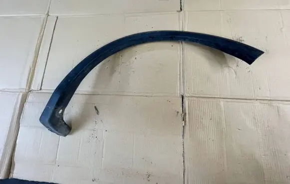 Suzuki Ignis Rear arch trim 77261-86g00