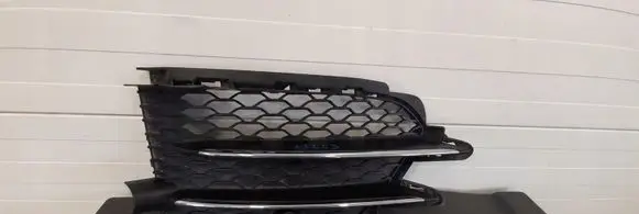 Ford Fiesta Front bumper lower grill