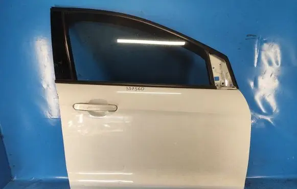 Ford Escape III Front door CJ5Z7820124A