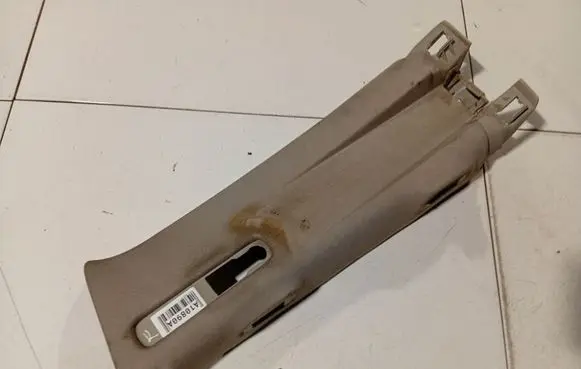 Renault Espace - Grand espace IV (B) pillar trim (top) 8200305250