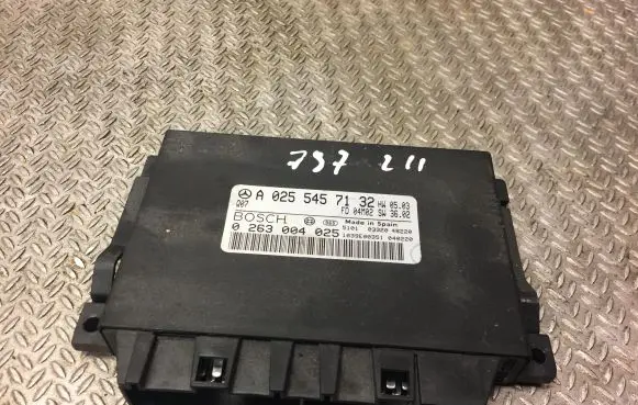 Mercedes-Benz E W211 Parking PDC control unit/module 0255457132 A0255457132