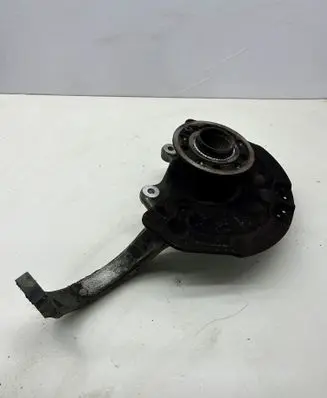 Mercedes-Benz C W205 Front wheel hub 2052100